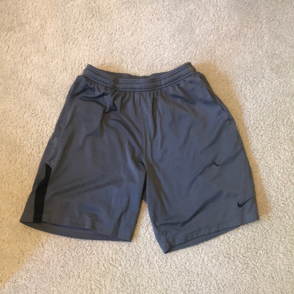Nike Gray Basketball Shorts Size Large